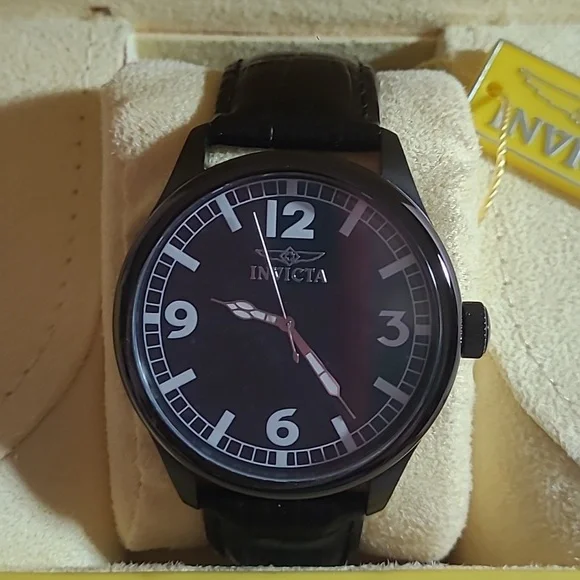 Men's Invicta Watch - Picture 2 of 5